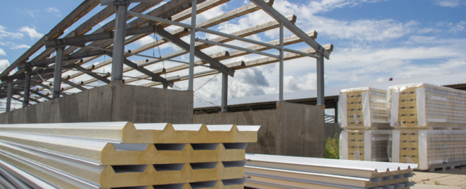 manipulación de paneles sandwich y porcelánico